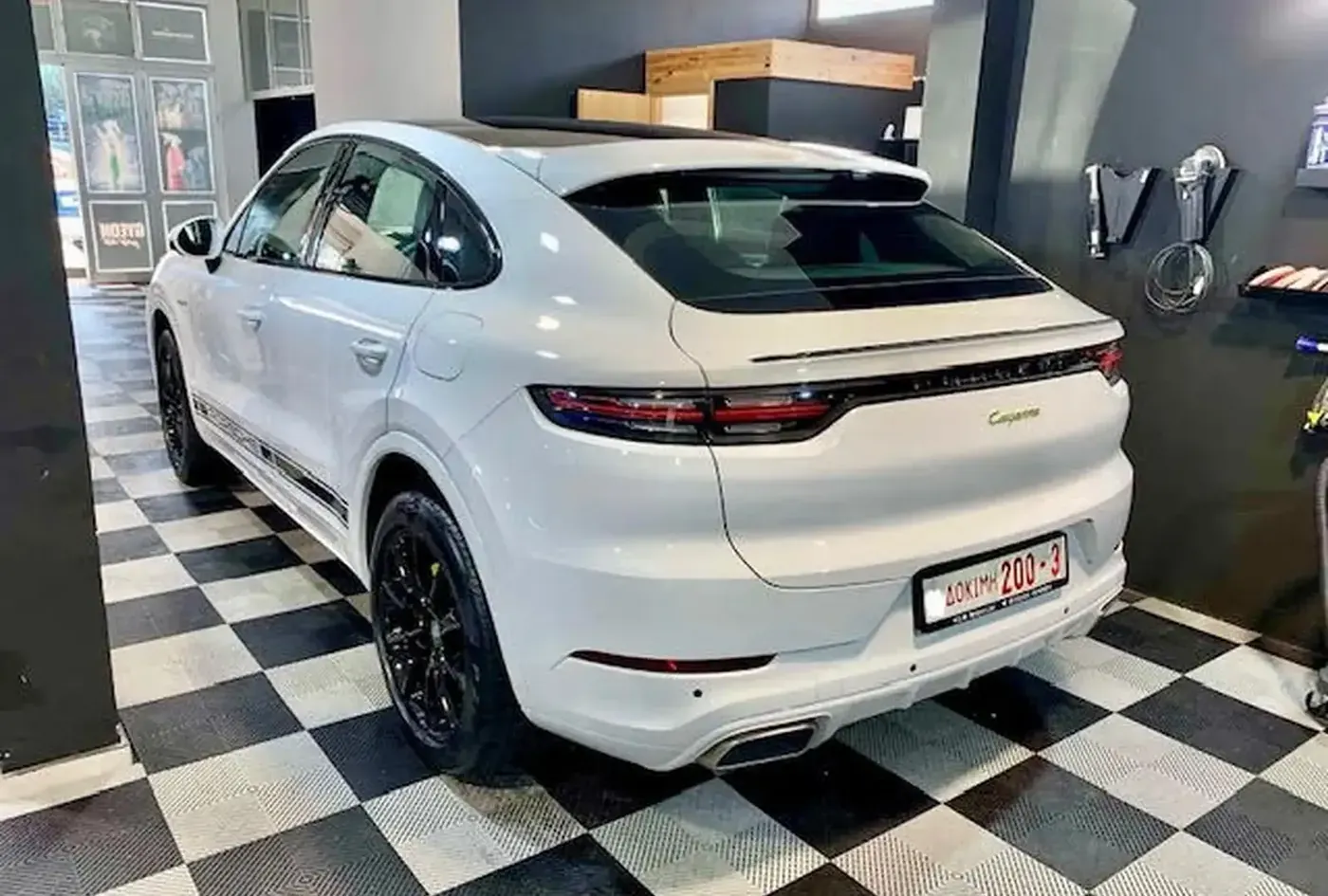 2020 Porsche Cayenne — photo 1